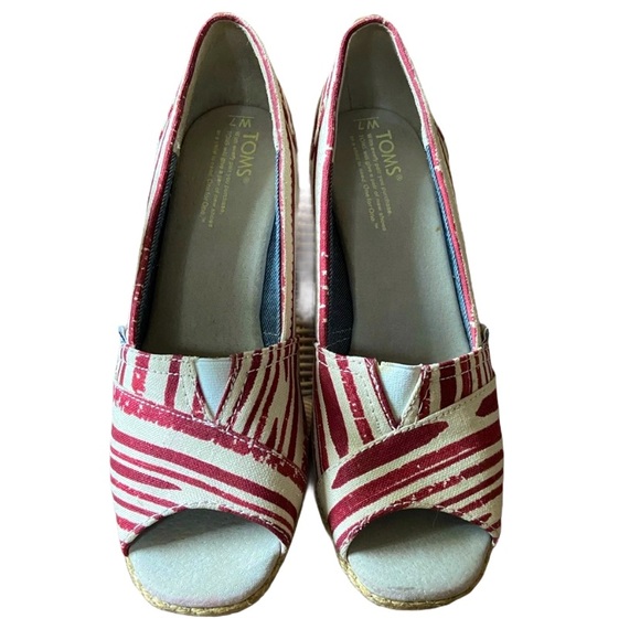 Toms Shoes - Toms sz 7 peep toe wedges